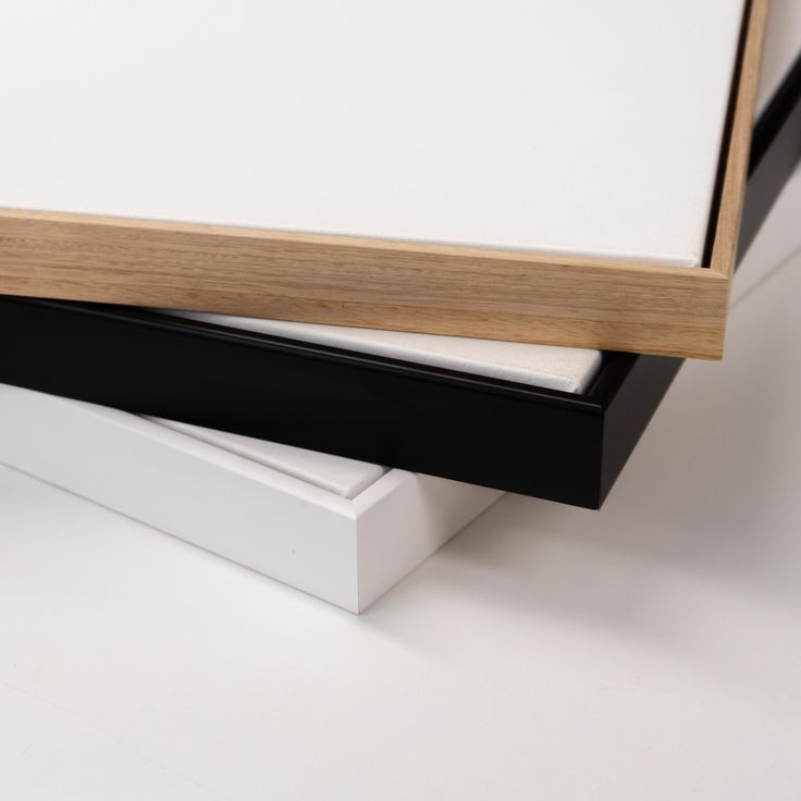 High-fashion family frames